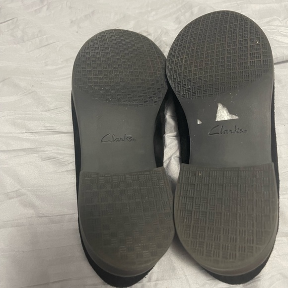 Clark’s black suede loafers size 7.5 - Picture 4 of 5